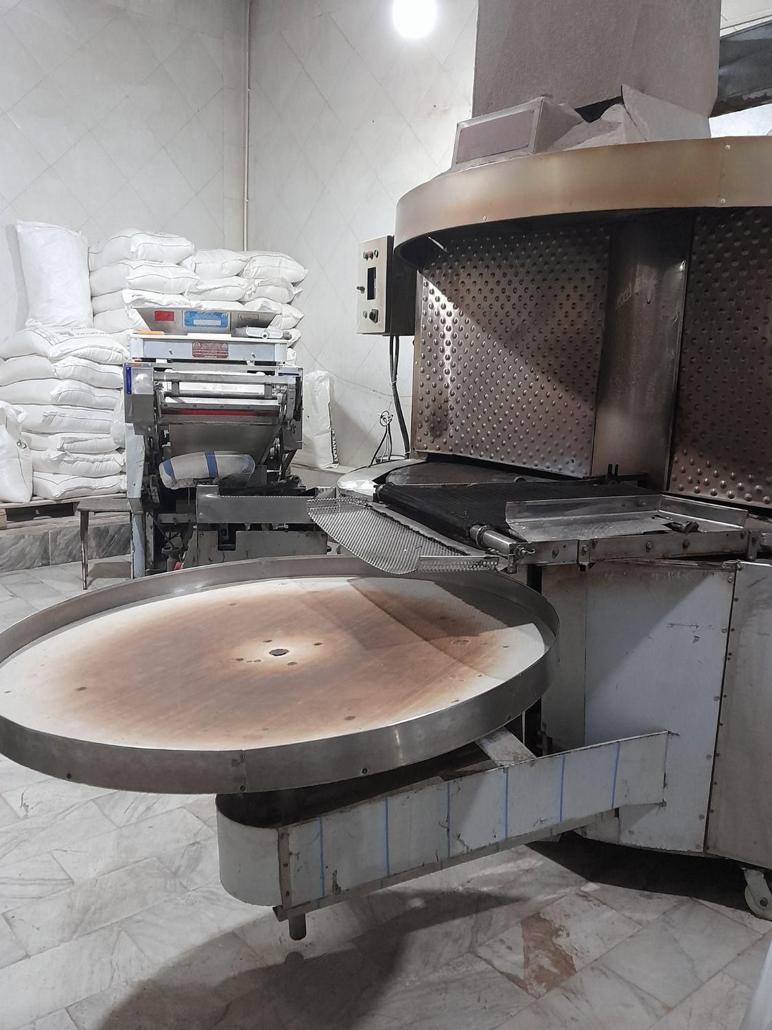 فروش نانوائ لواشی|فروش مغازه و غرفه|الیگودرز, |دیوار