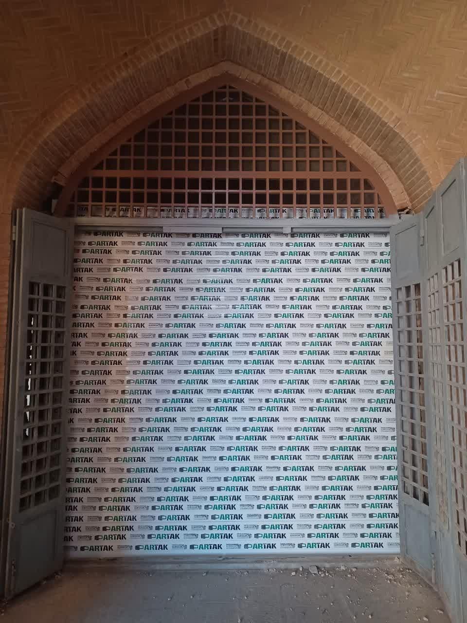 تعمیر و نصب تخصصی انواع درب کرکره برقی|خدمات پیشه و مهارت|اصفهان, گلزار|دیوار