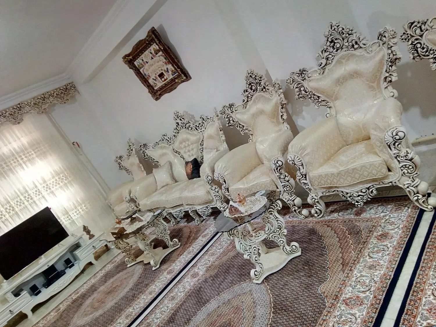 مبل ۹ نفره چوبی ب همراه بوفه و اینه کنسول|مبلمان خانگی و میز عسلی|تبریز, |دیوار