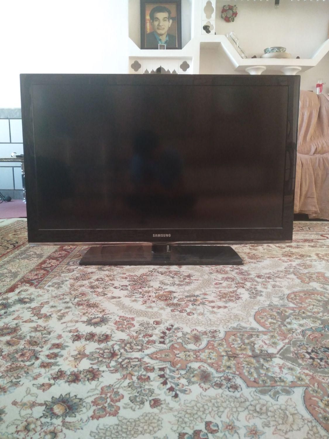 تلویزین 40 اینچ سامسونگ|تلویزیون و پروژکتور|کازرون, |دیوار