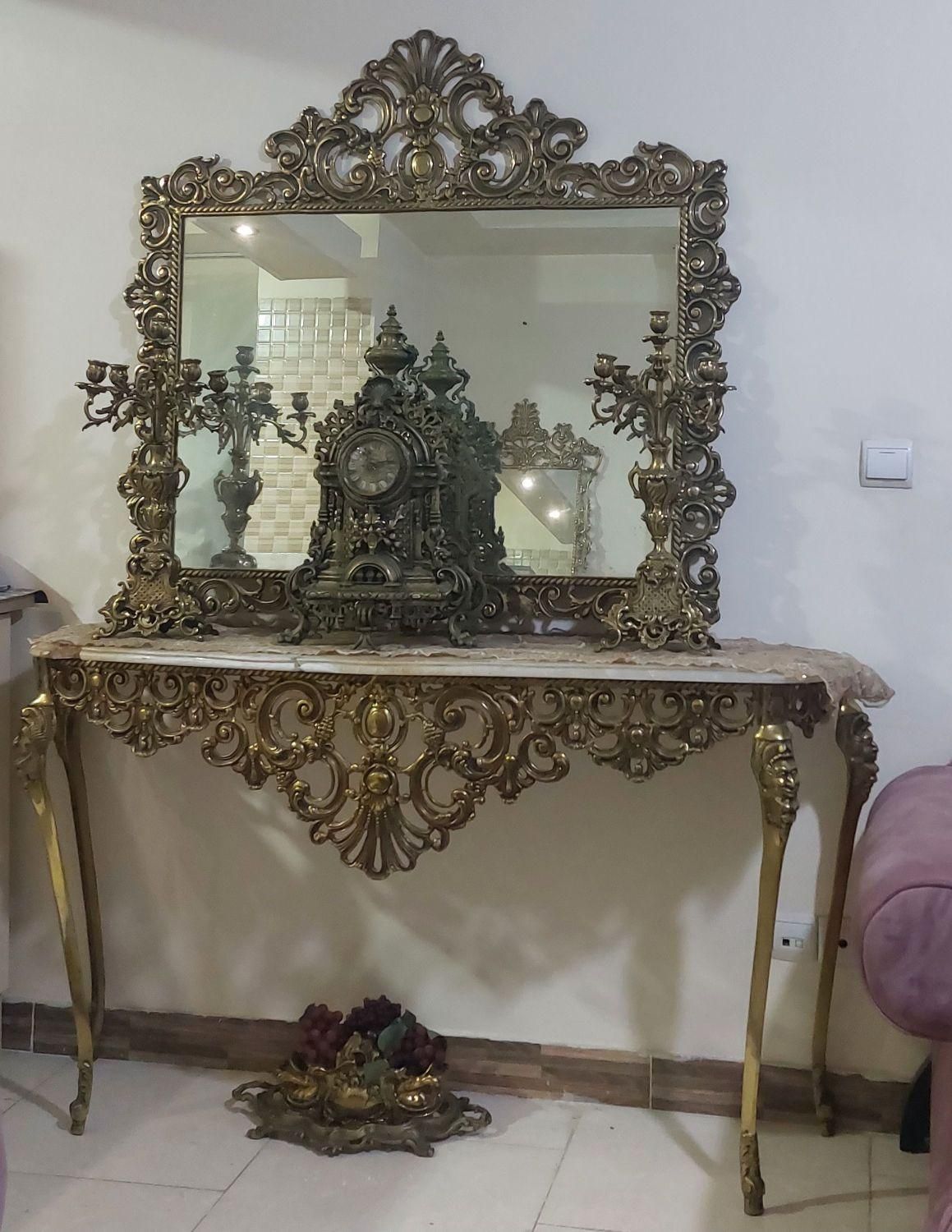 خرید و فروش آینه و کنسول کلیه وسایل برنزی لوستر..|آینه|تهران, میدان ولیعصر|دیوار