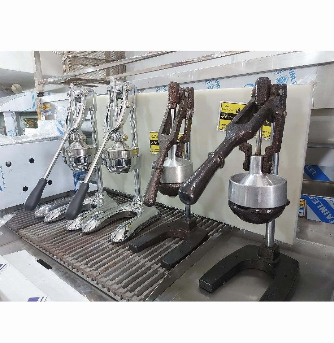 آب مرکبات گیری دستی استیل وارداتی|آبمیوه‌گیر و آب‌مرکبات‌گیر|ساری, |دیوار