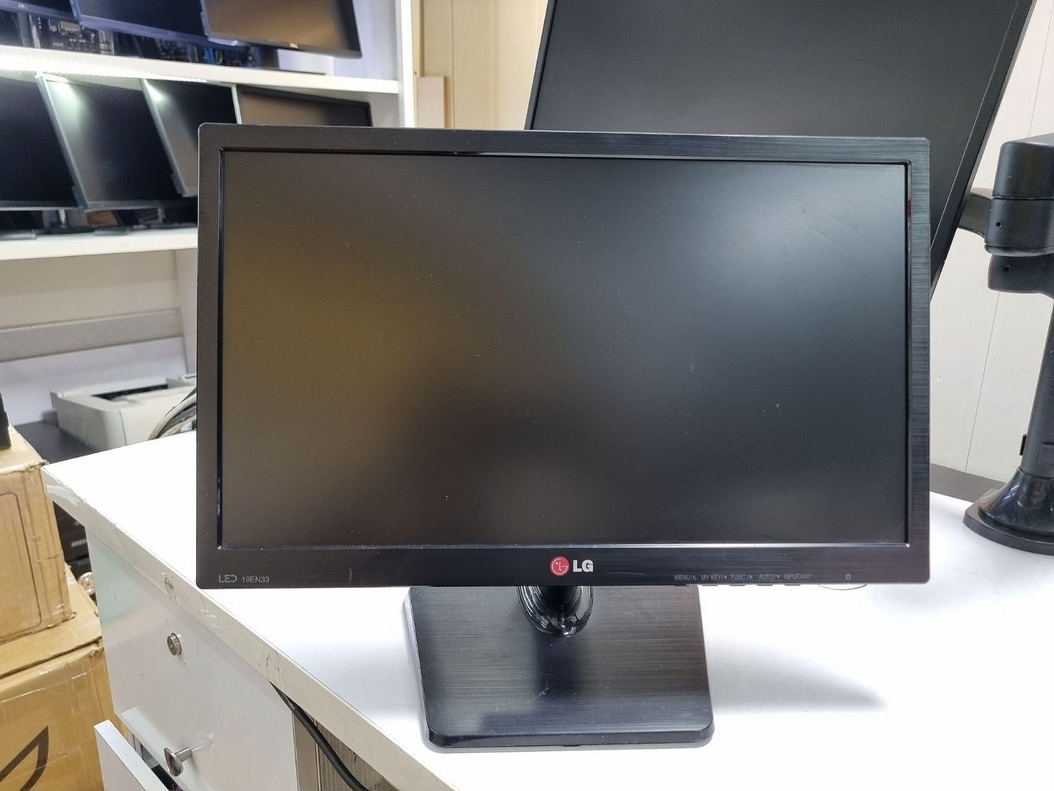 مانیتور 19 اینچ LG|قطعات و لوازم جانبی رایانه|کرمانشاه, |دیوار