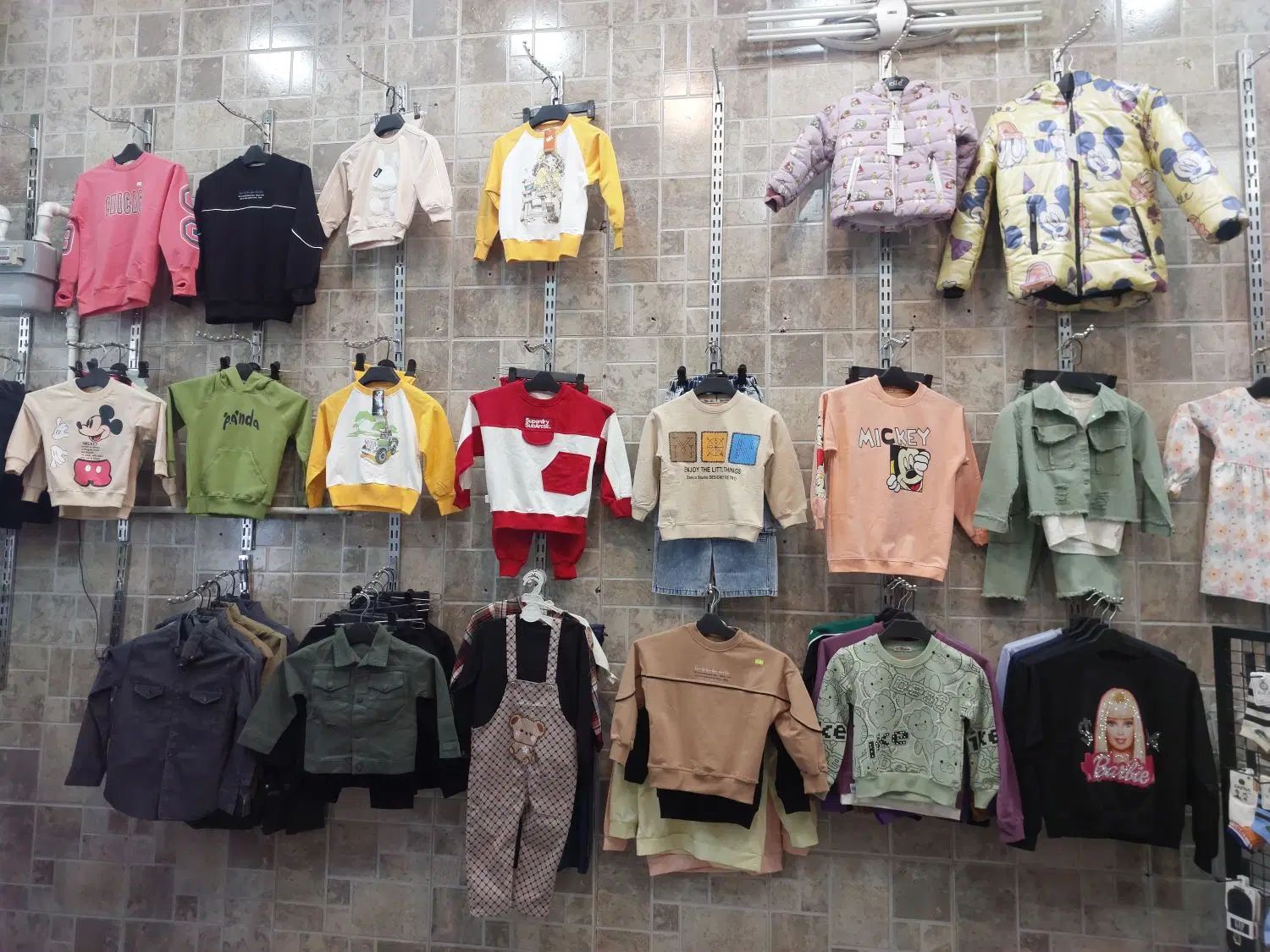 فروش عمده لباس بچگانه اجناس مغازه به علت جمع کردن|کفش و لباس بچه|تهران, مهرآباد جنوبی|دیوار