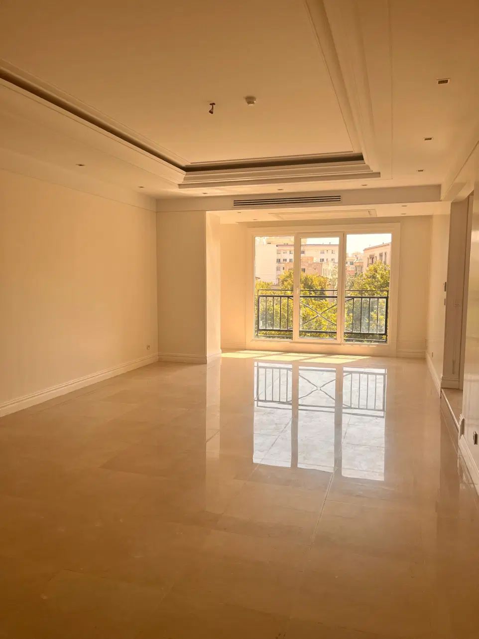 اپارتمان ۱۸۵ متر / محصور در باغ چنار|فروش آپارتمان|تهران, باغ فردوس|دیوار