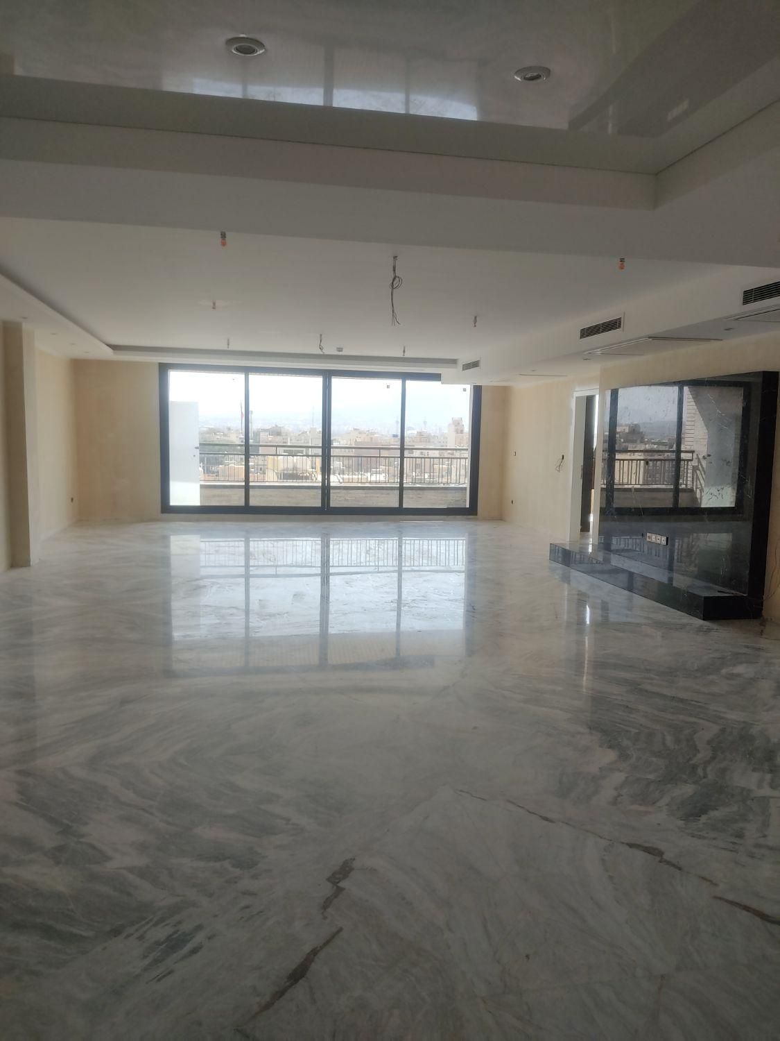 آپارتمان ۲۱۰ متر جنوبی تک واحدی صفر مشتاق دوم|فروش آپارتمان|اصفهان, پارک سلمان فارسی|دیوار