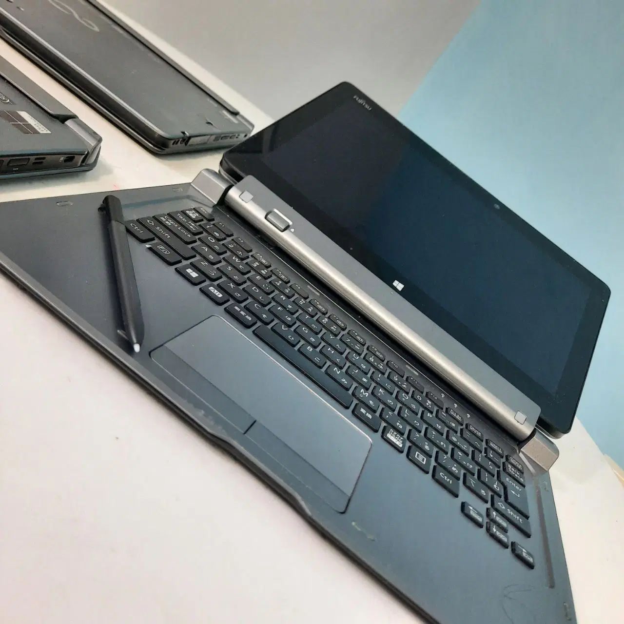 تبلت ویندوزی ۱۲ اینچ Fujitsu با کیبورد و قلم|تبلت|کرج, اصفهانی‌ها|دیوار