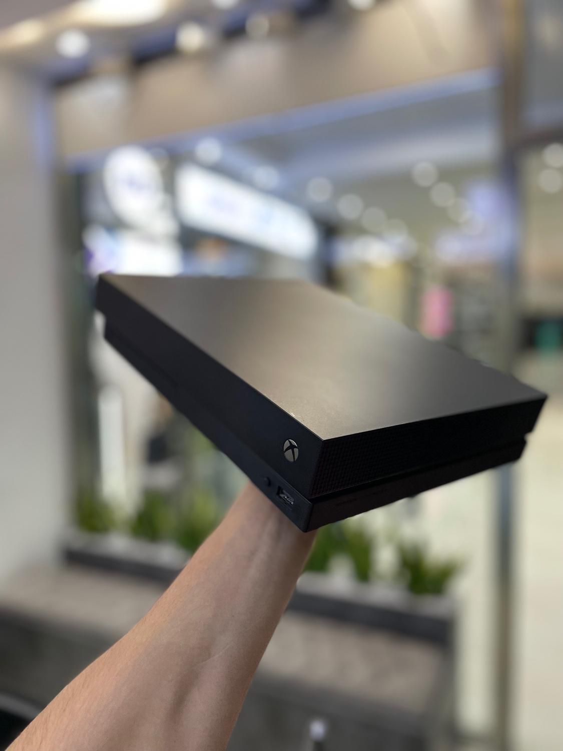 xbox one x همراه با دو دسته و فول بازی|کنسول، بازی ویدئویی و آنلاین|اصفهان, مفتح|دیوار