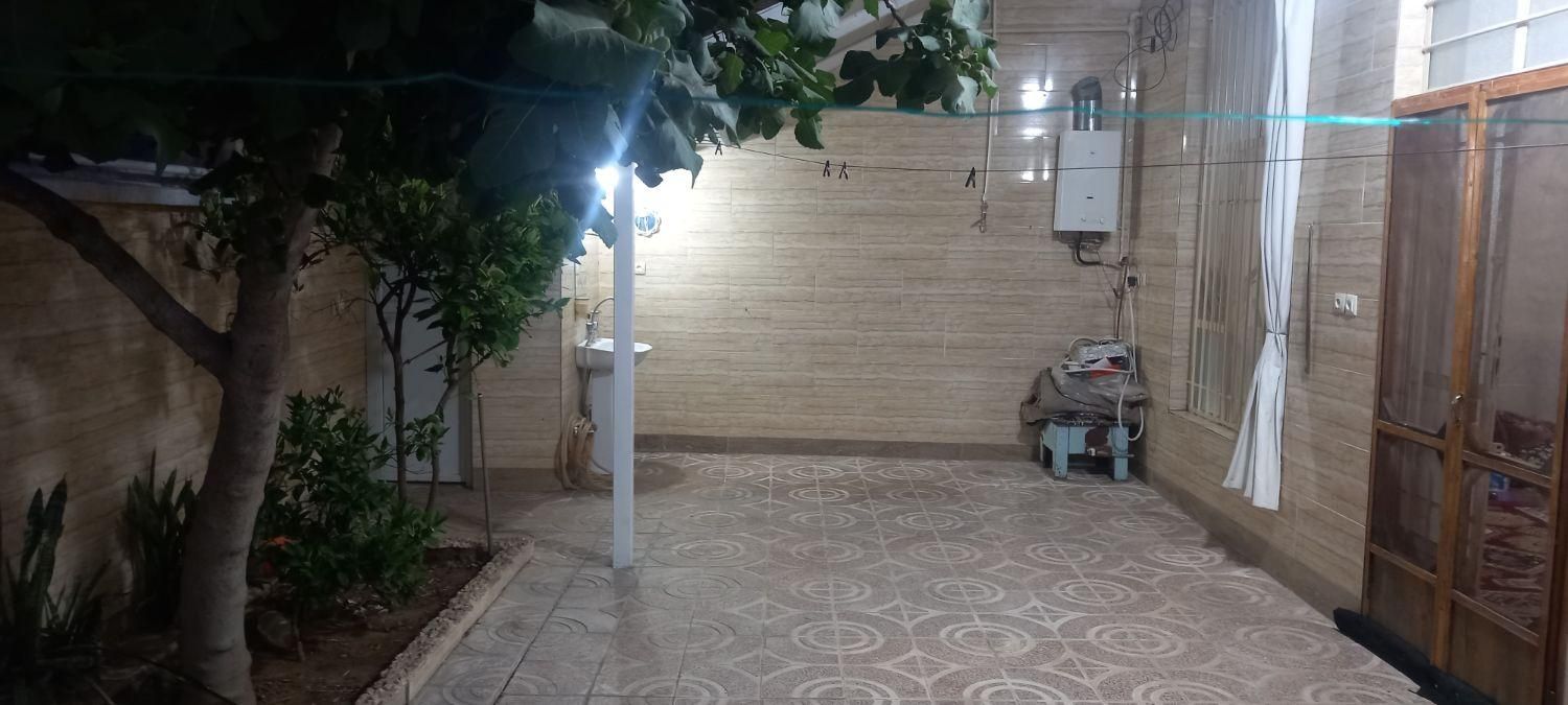 منزل فروشی در آرامگاه سعدی|فروش خانه و ویلا|شیراز, پارک کوهستانی بوستان|دیوار