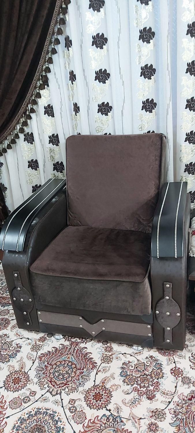 مبل ۶نفره تخت خواب شو همراه میز وسط و ۴ میزعسلی|مبلمان خانگی و میز عسلی|گرگان, |دیوار