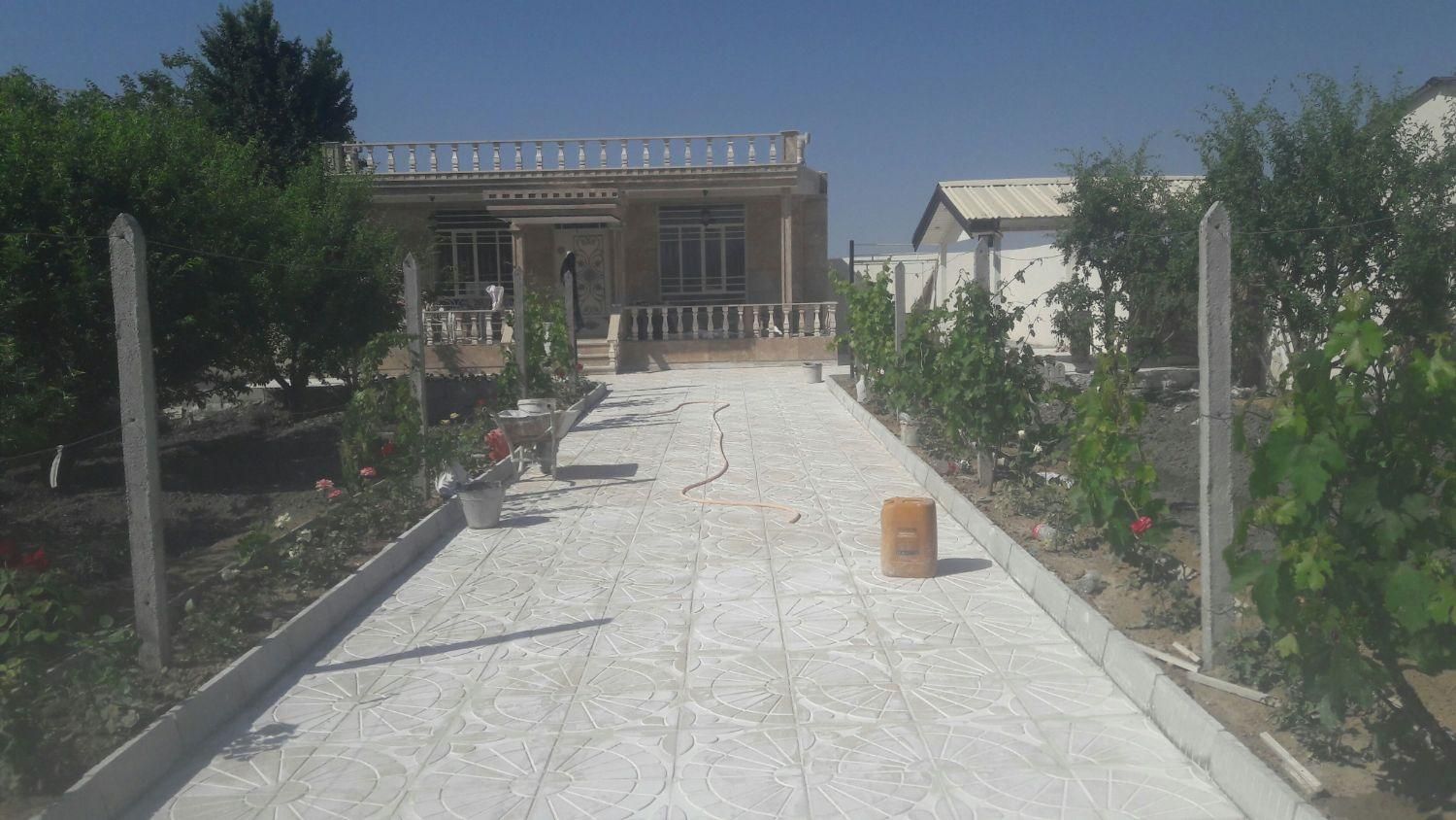 کارگرسیمان کاری روزی نهصد تومان|استخدام معماری، عمران و ساختمانی|ارومیه, |دیوار