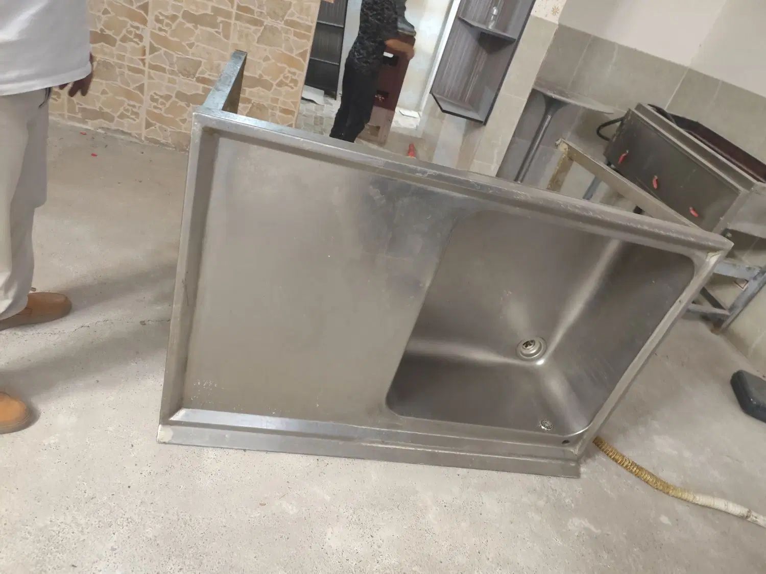 منقل گازی همراه کانال سینک ظرشوی یخچال ایستاده|کافی‌شاپ و رستوران|مشهد, کوشش|دیوار