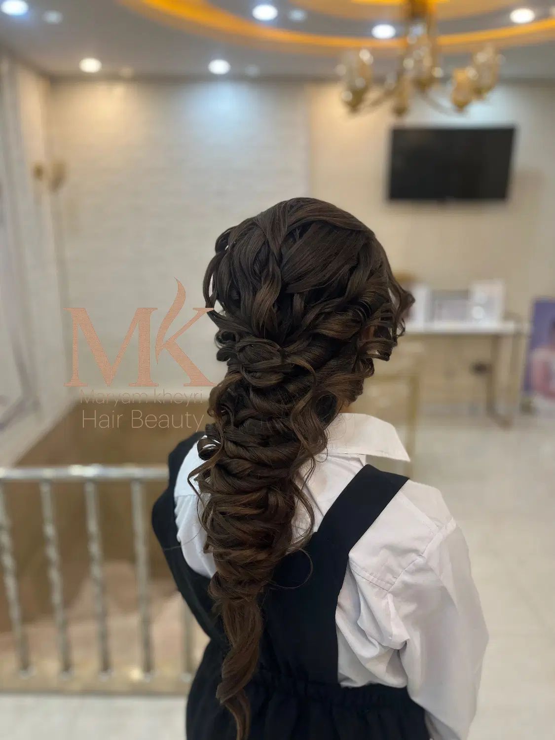 شنیونکارچرخشی‌وبافتکار|خدمات آرایشگری و زیبایی|مشهد, گلبرگ|دیوار
