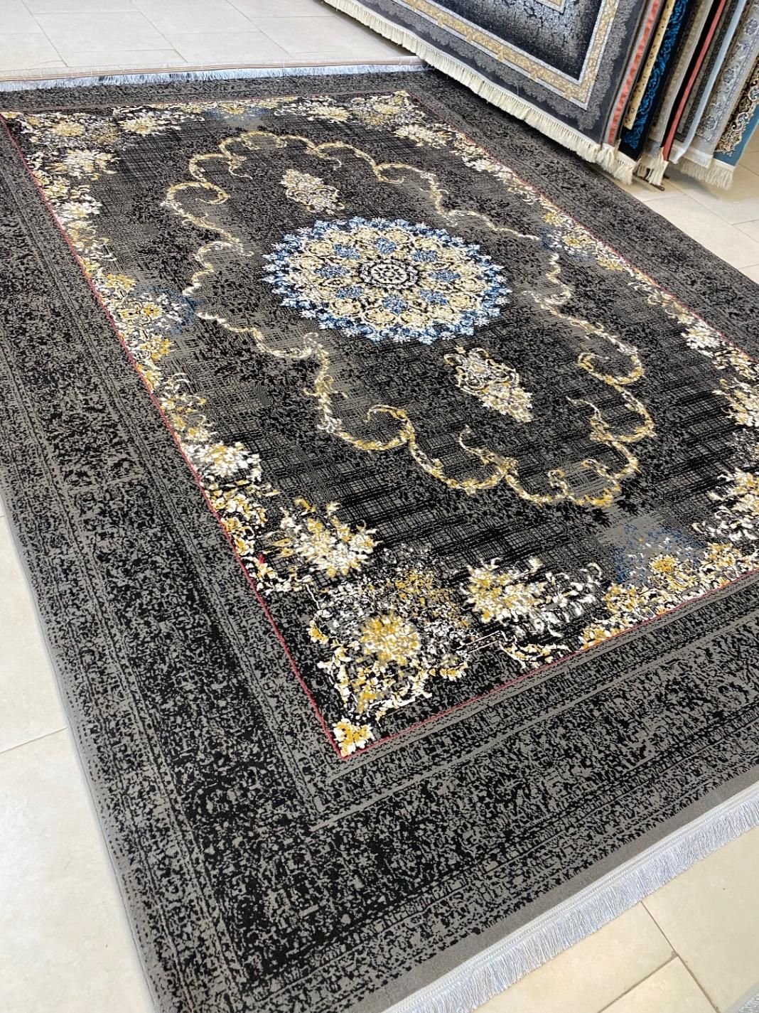 فرش ۵۰۰شانه ۷۰۰شانه سنتی و مدرن|فرش|مشهد, جانباز|دیوار