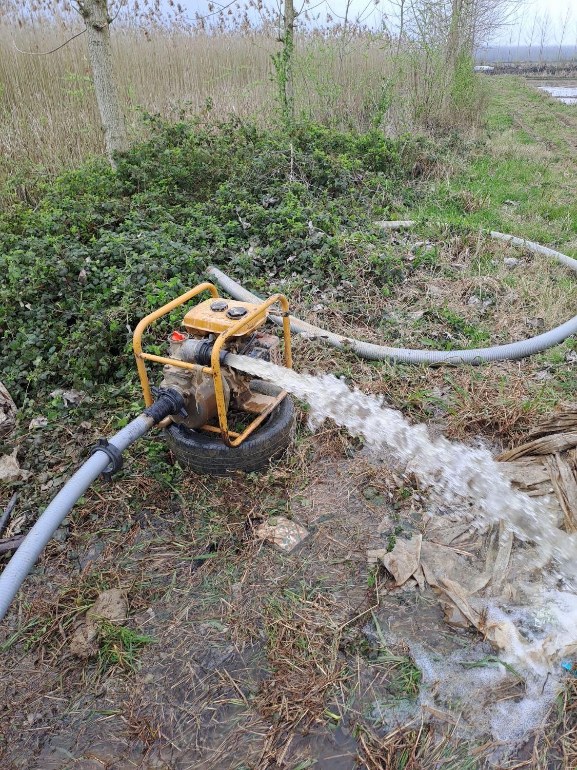 حفاری چاه نیمه عمیق و لای روبی ( امین )|خدمات پیشه و مهارت|صومعهسرا, |دیوار