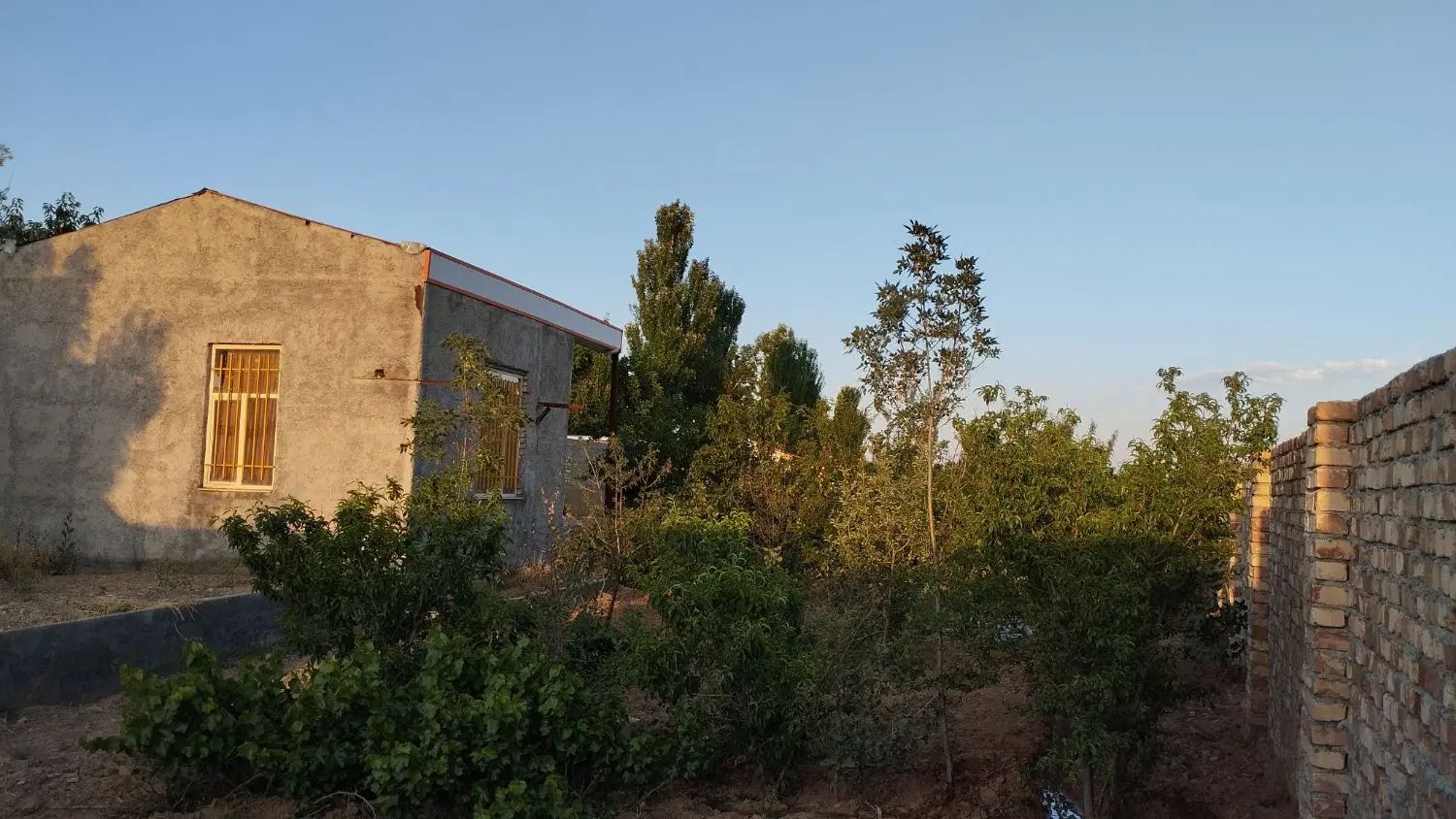 خونه باغ 850متری با بنا و استخر و دیوارکشی دوبر|فروش خانه و ویلا|اراک, |دیوار