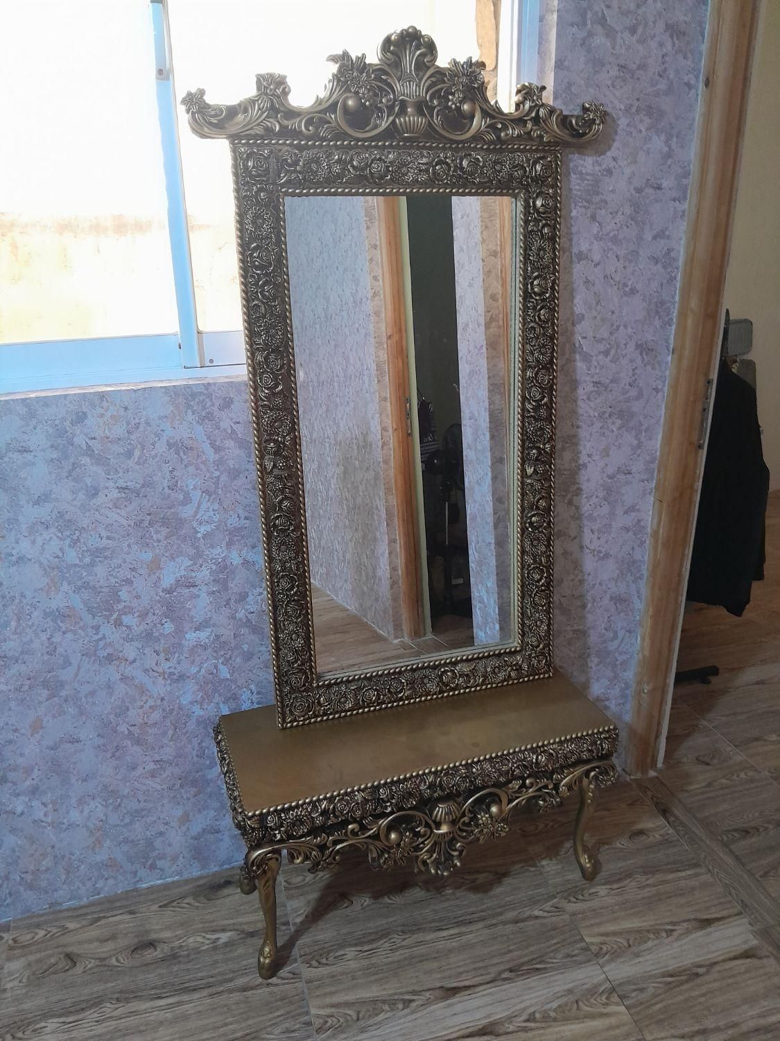 ایینه کنسول ی ماه بیشتر استفاده نشده است|بوفه، ویترین، کنسول|گرگان, |دیوار