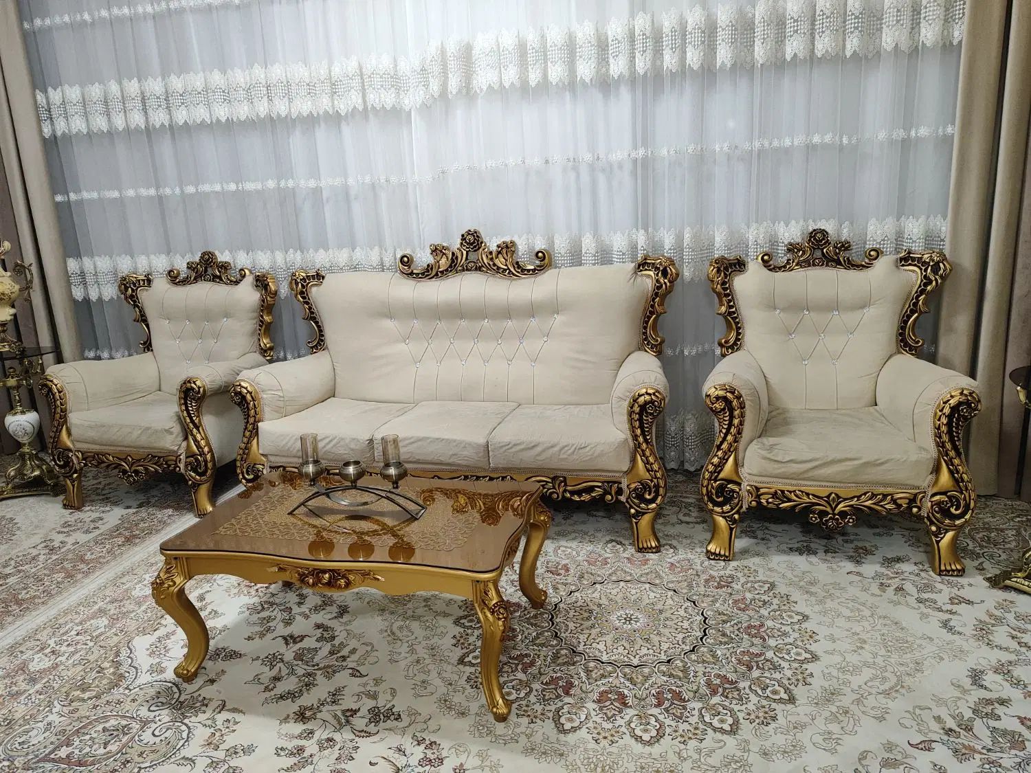مبل سلطنتی ۹نفره همراه بامیز جلومبلی و عسلی|مبلمان خانگی و میز عسلی|کرمانشاه, |دیوار