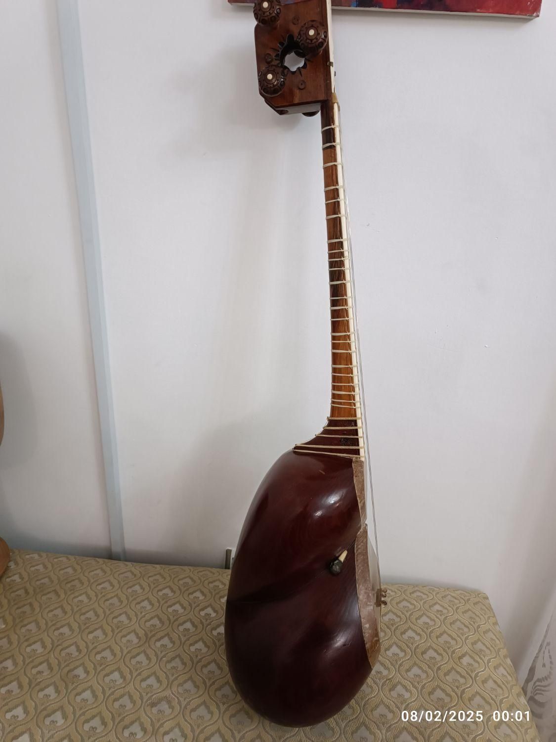 تار ساخت استاد رضا ژاله قدیمی|سازهای سنتی|گرگان, |دیوار