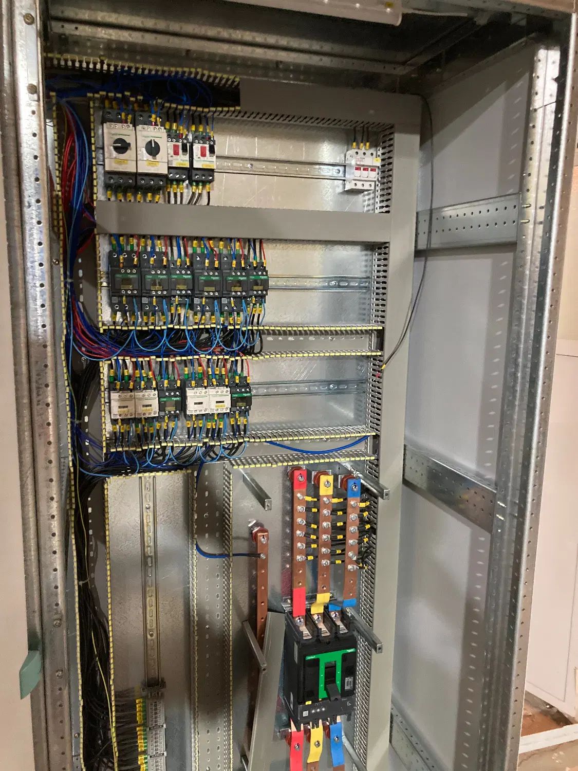 مشاوره ، طراحی و مونتاژ تابلو برق های قدرت و PLC|خدمات پیشه و مهارت|تهران, لاله زار|دیوار