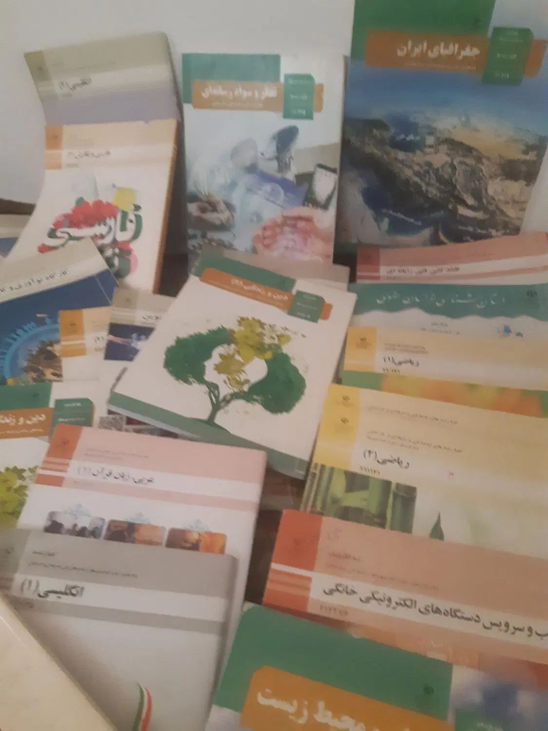 نهج البلاغه وتعدادی کتاب  درسی ومذهبی قیمتهاارزان|کتاب و مجله آموزشی|نیشابور, شهرک فرهنگیان|دیوار