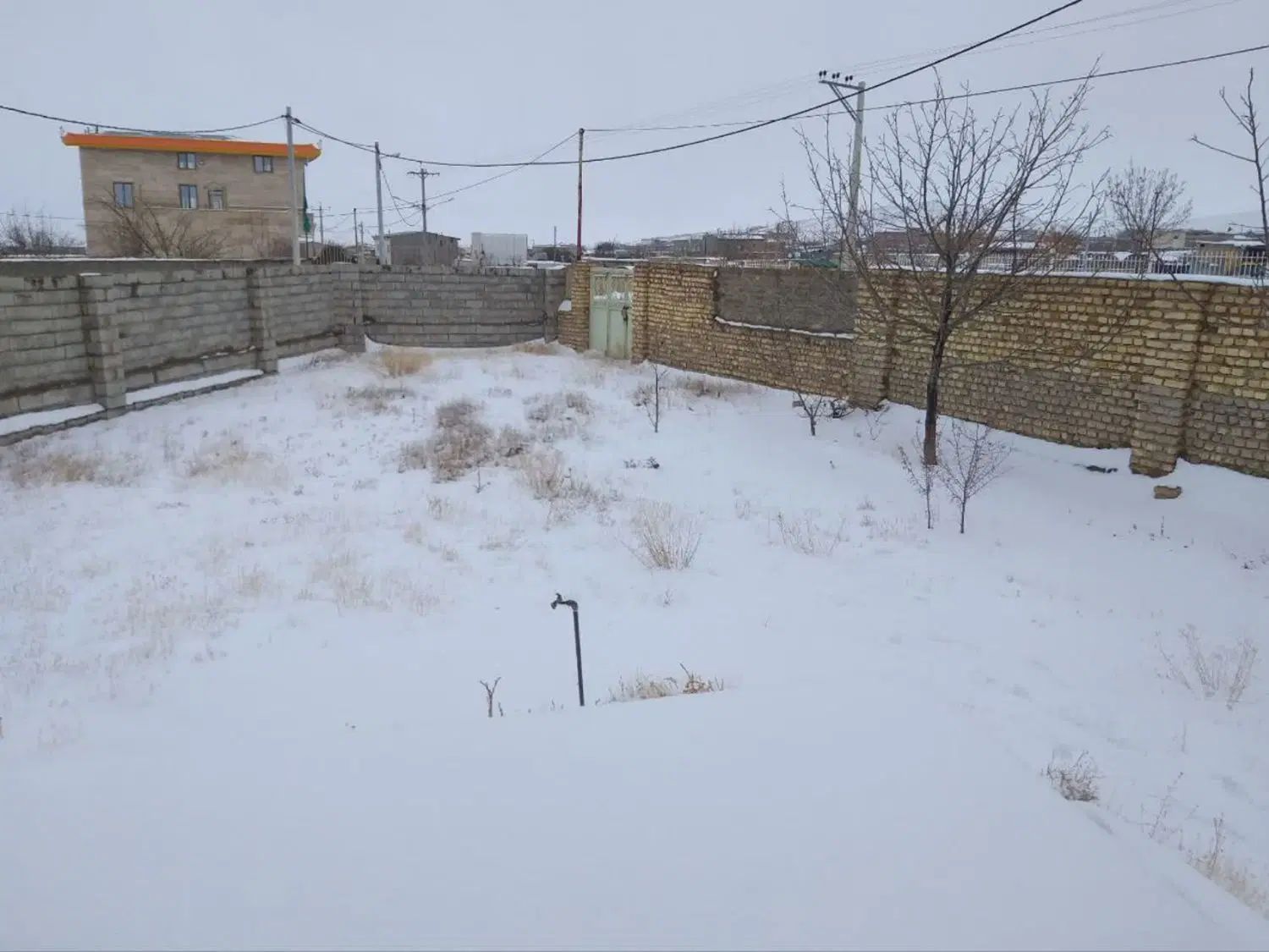 ویلایی روستای سلیم آباد اراک ۶۵۰ متر دیوار چین|فروش خانه و ویلا|خنجین, |دیوار