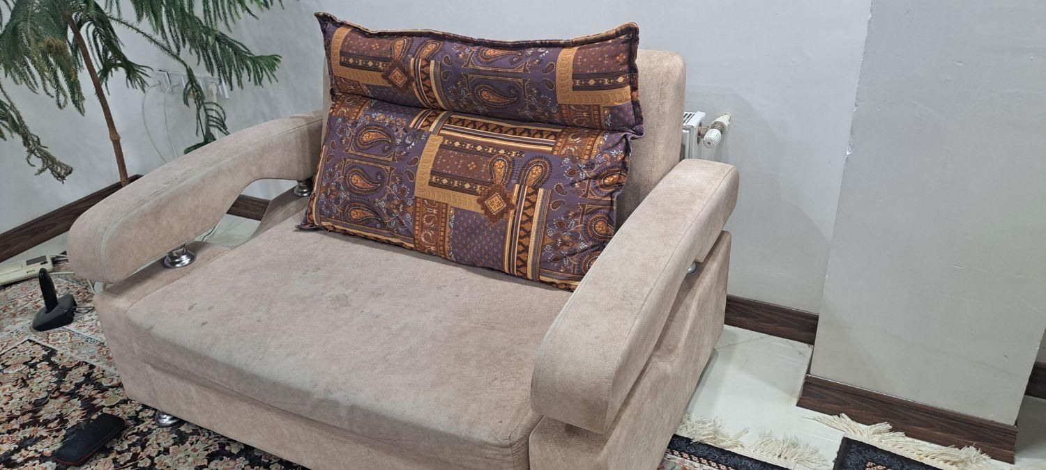 بک عدد کاناپه تخت خواب شو|مبلمان خانگی و میز عسلی|گلپایگان, |دیوار
