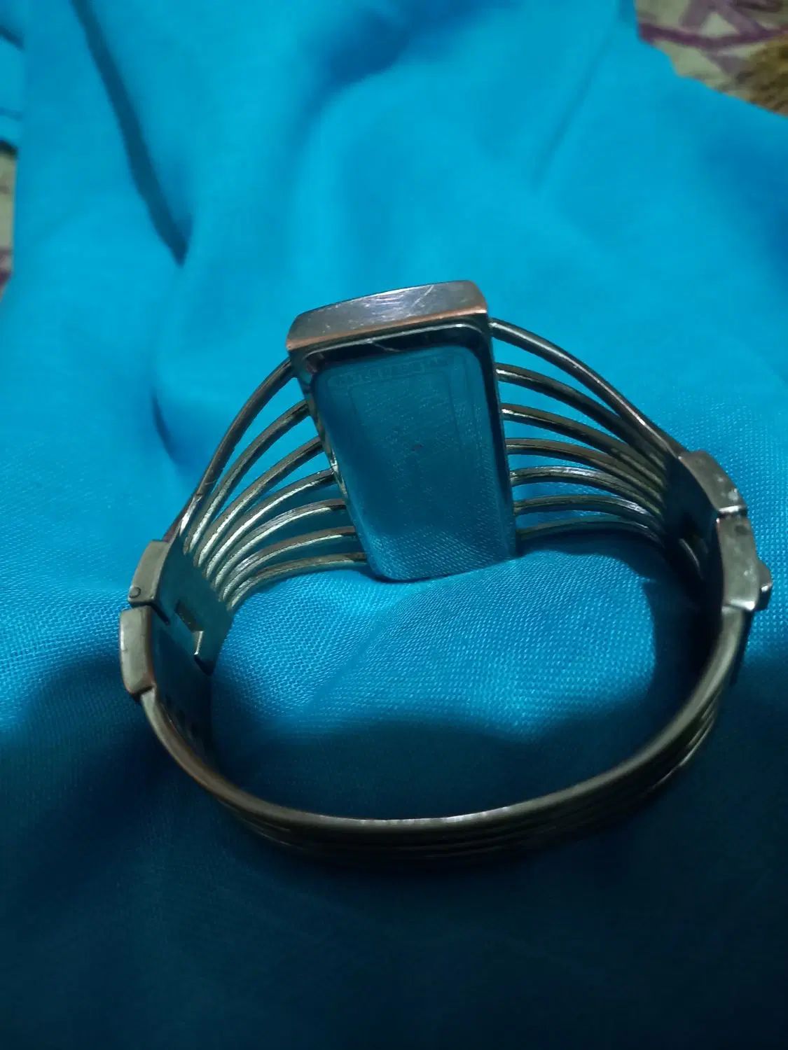 برای دستم کوچک شده|ساعت|کرج, چنارک|دیوار