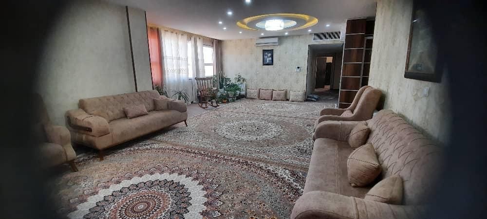 سه خوابه بر خیابان اصلی قهرمانان طلاییه اداری|فروش آپارتمان|شیراز, میانرود|دیوار