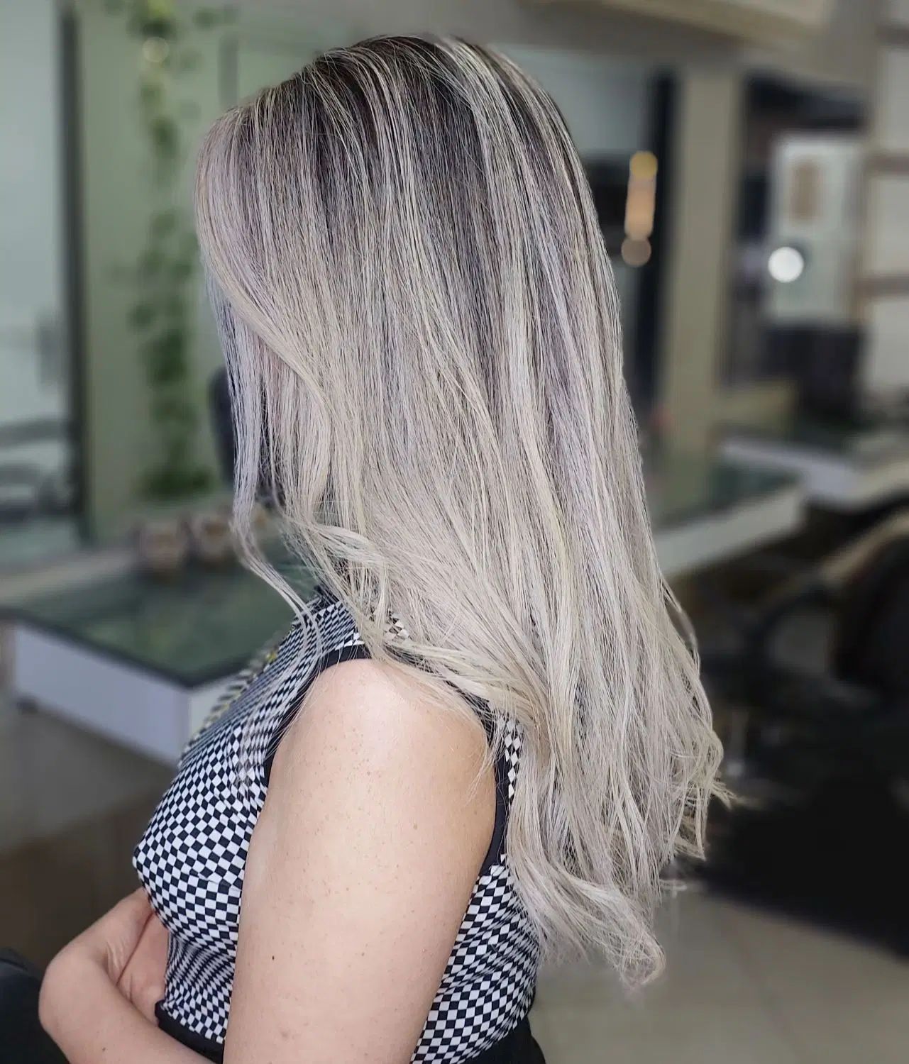 اجرای جدیدترین تکنیک‌های رنگ و رنگ آمبره ،بالیاژ|خدمات آرایشگری و زیبایی|رشت, گلسار|دیوار