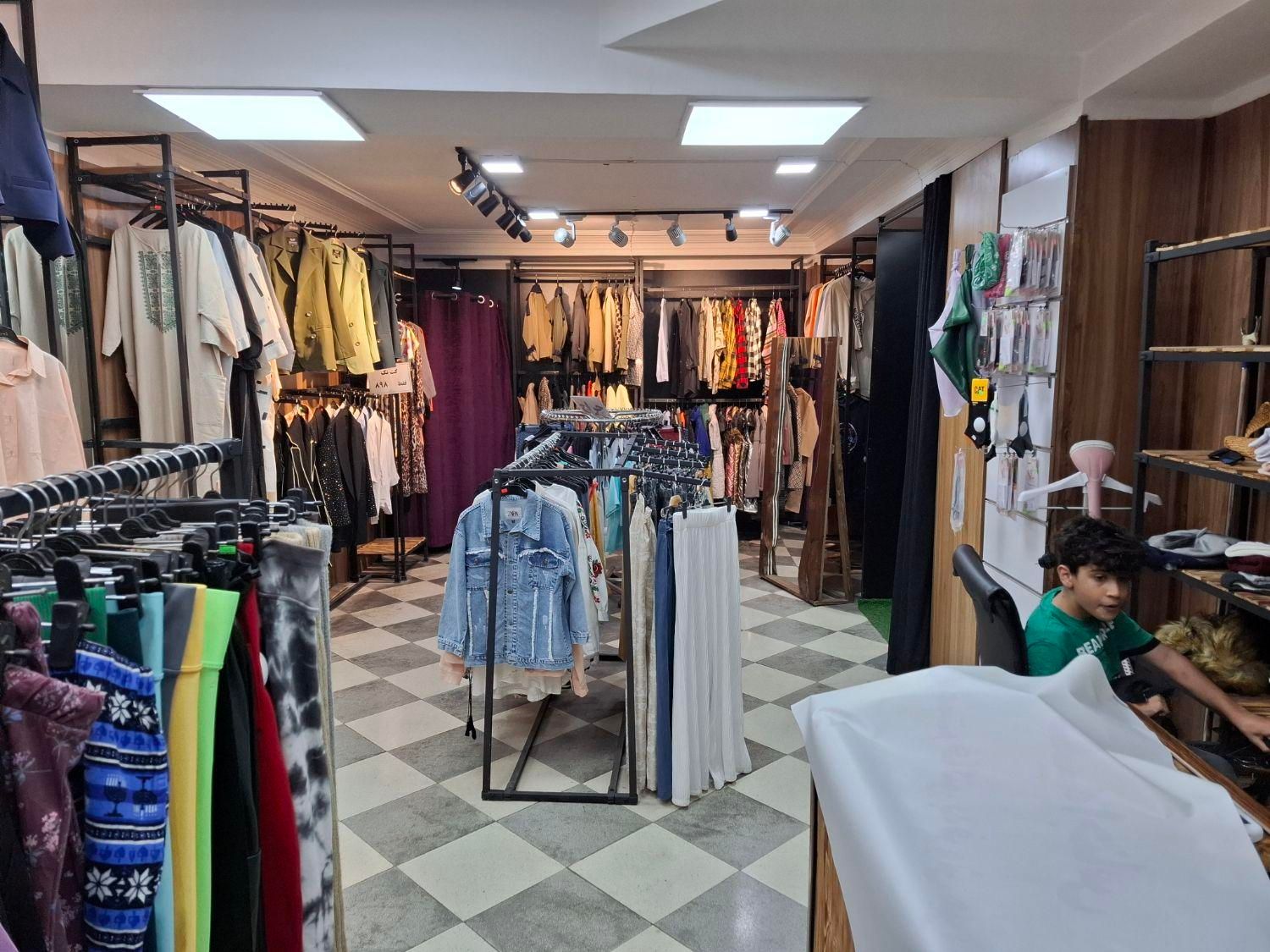فروش رگال شیک لباس و مانکن|فروشگاه و مغازه|هشتگرد, |دیوار
