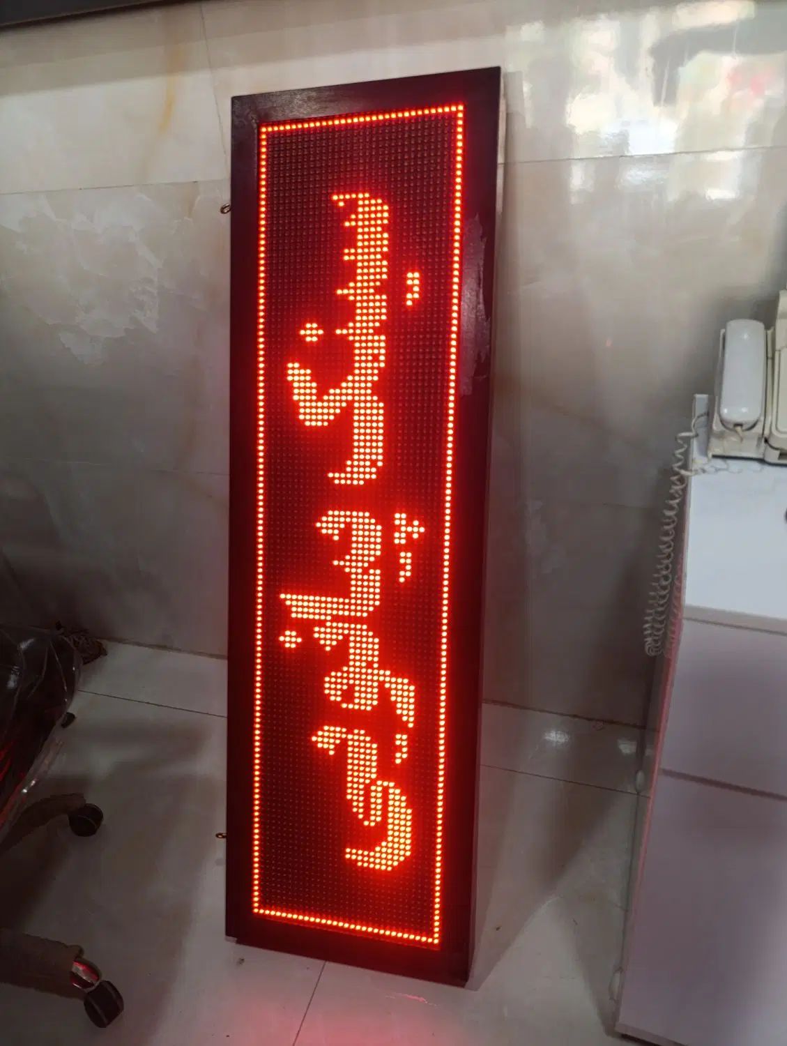 LED روان قرمز فوق العاده تمیز|لامپ و چراغ|اصفهان, طامه|دیوار
