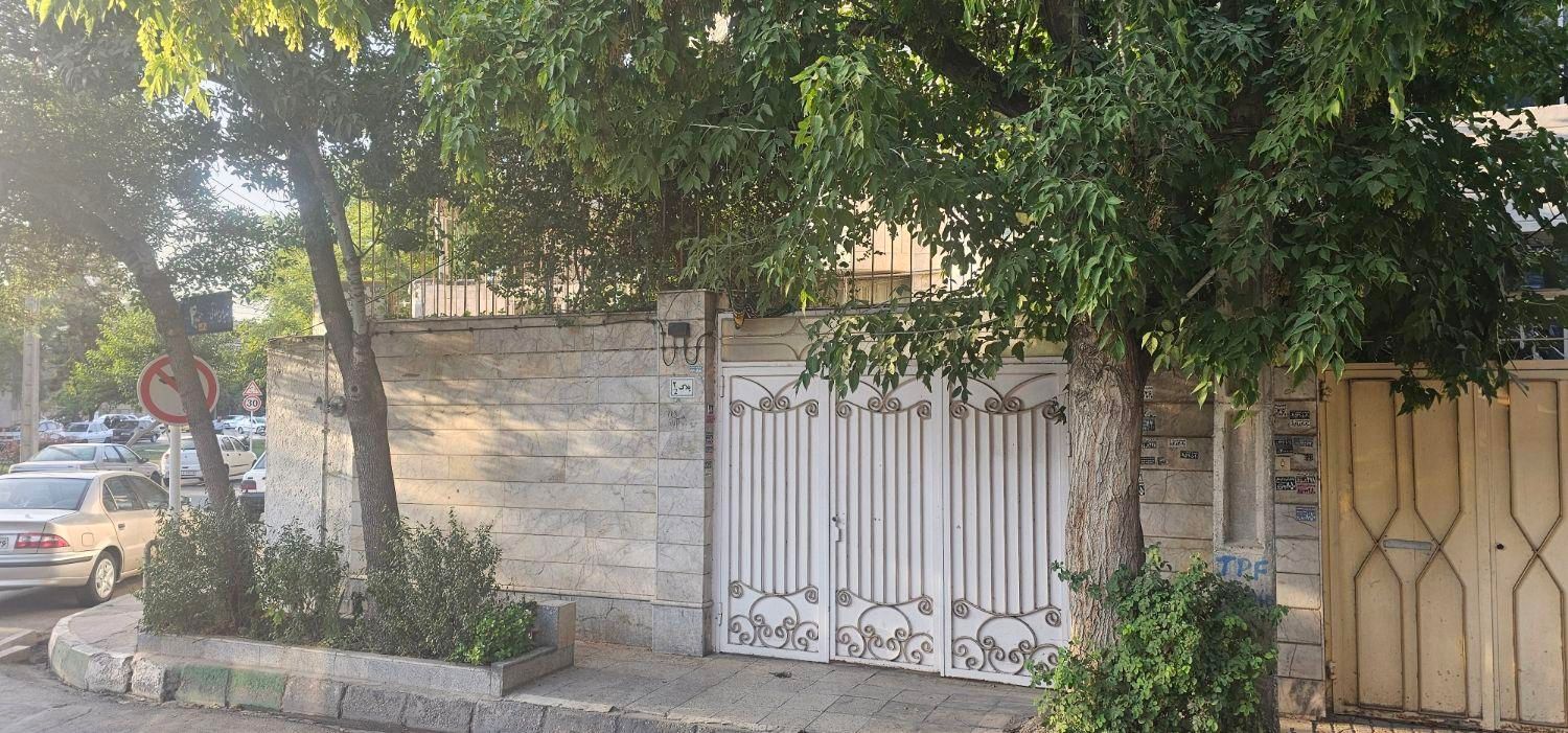 فروش خانه ویلایی ۱۸۰ متری ۱ خوابه در کارگران|فروش خانه و ویلا|مشهد, کارگران|دیوار