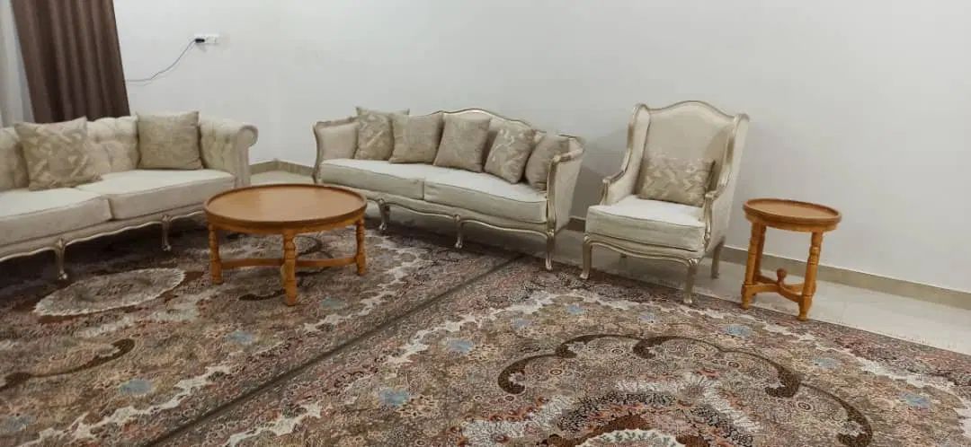 سلام ۲ عدد جلو مبلی  چوبی تمیز  بدون ضربه و خوردگی|مبلمان خانگی و میز عسلی|اهواز, شریعتی جنوبی|دیوار