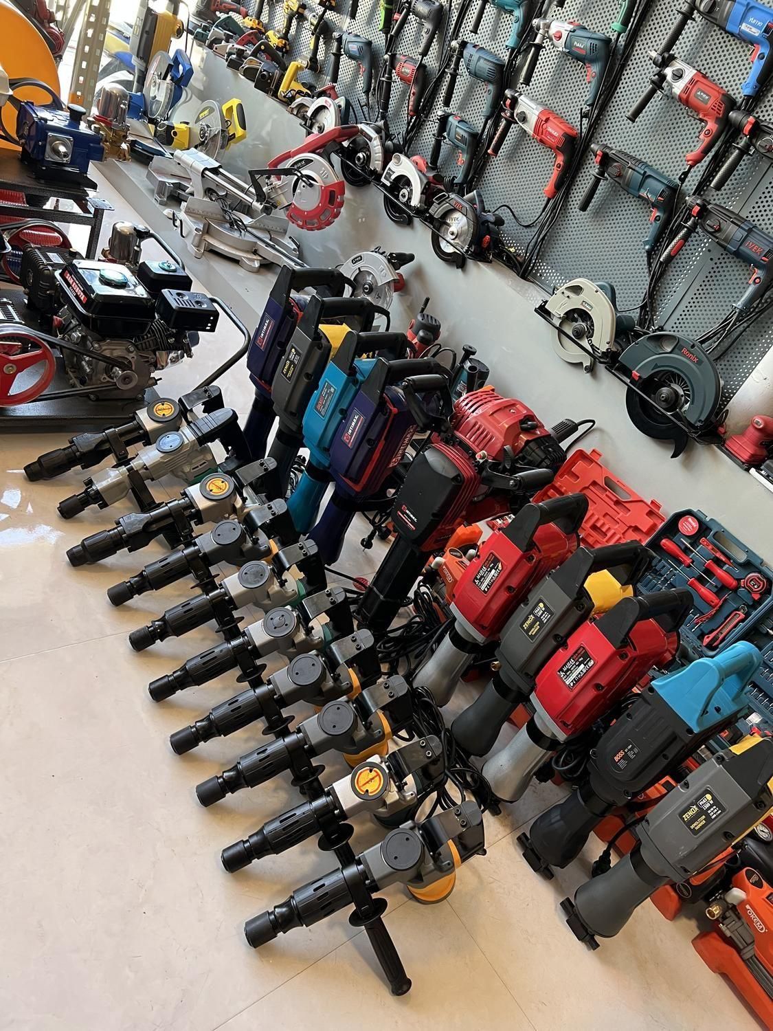 بورس انواع پیکور چکش تخریب برقی بنزینی|ماشین‌آلات صنعتی|یزد, |دیوار