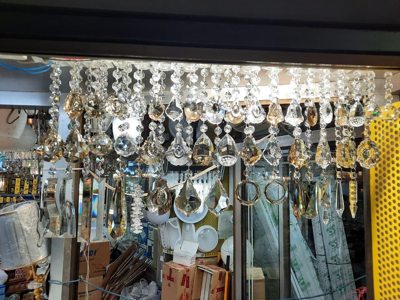 قطعات لوستر و ملزومات لوستر|لوستر و چراغ آویز|رشت, سعدی (تختی)|دیوار