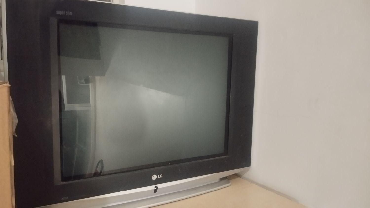 یک عدد تلویزیون الی جی اصل 21|تلویزیون و پروژکتور|باقرشهر, |دیوار