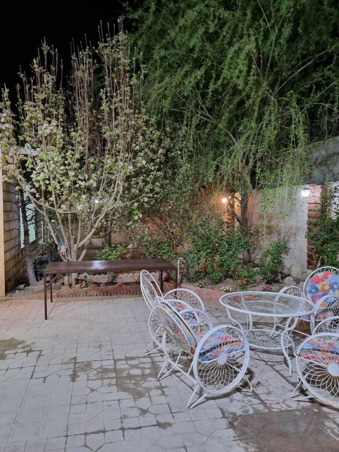 باغ اب گرم زردنجان شیک وتمیز|اجارهٔ کوتاه‌مدت ویلا و باغ|اصفهان, شهرک زاینده رود|دیوار