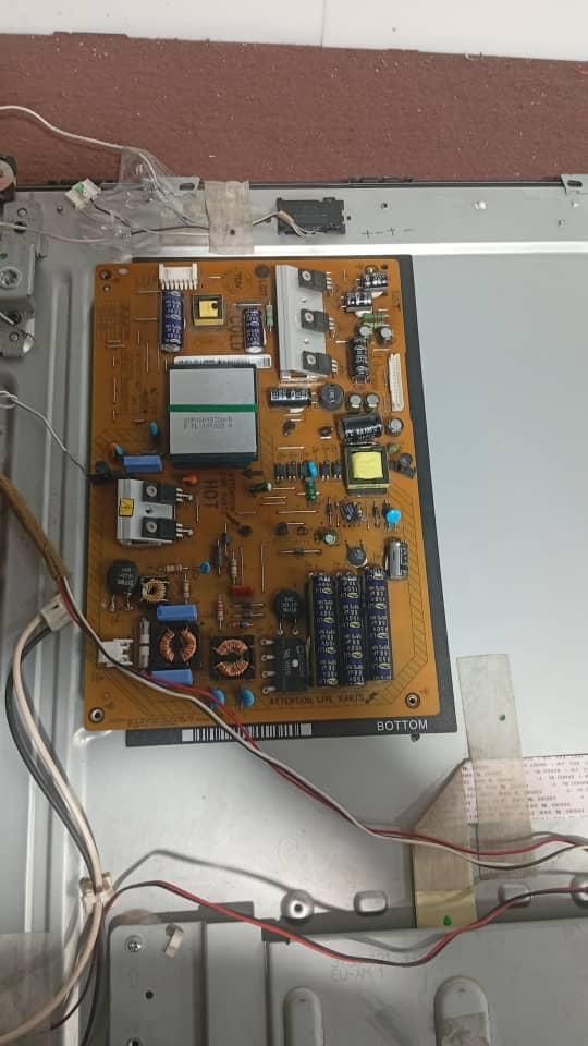 خریدار ال ای دی سالم وشکسته واب خورده|تلویزیون و پروژکتور|دهدشت, |دیوار