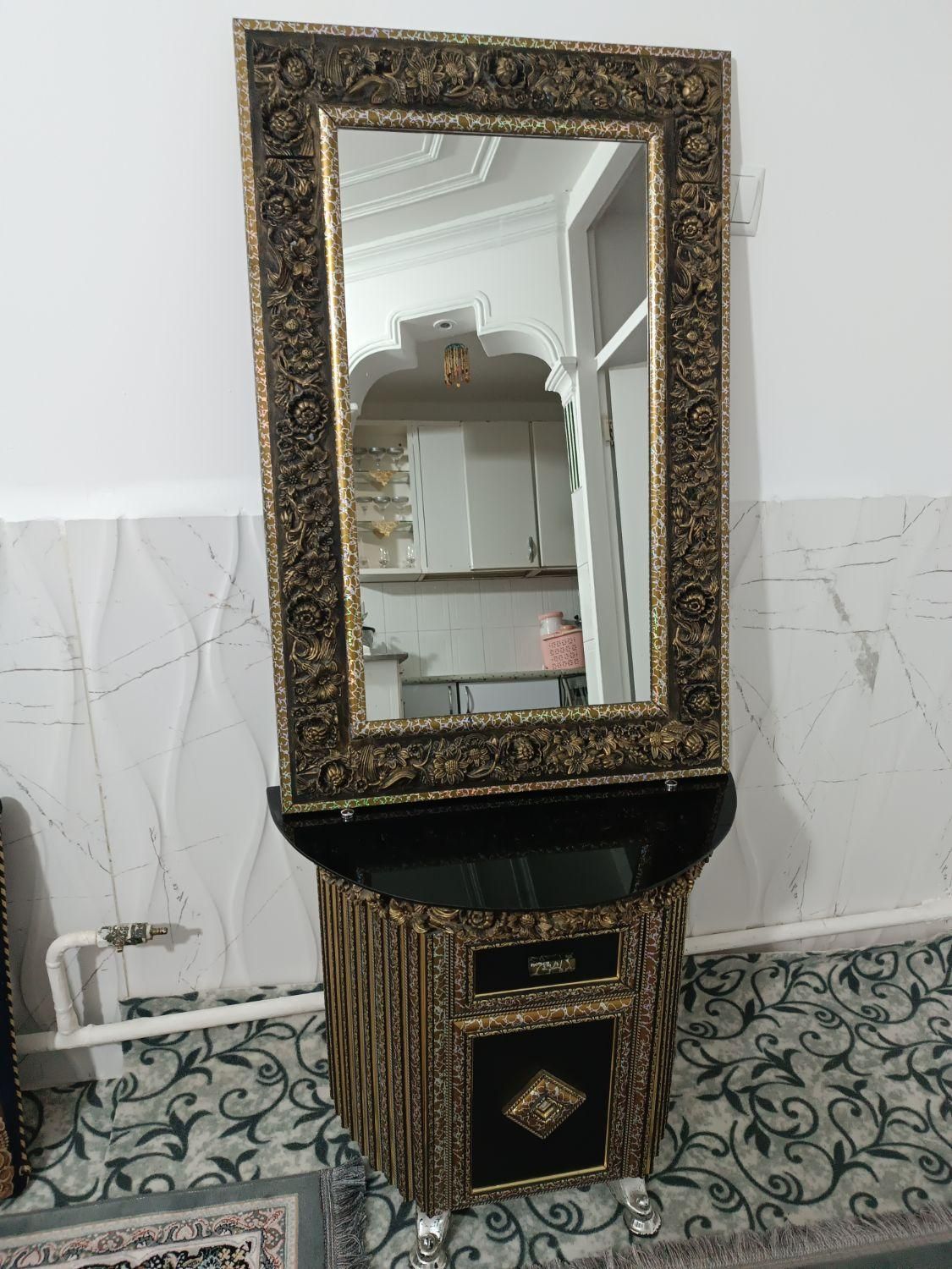 آینه شمعدان در حد نو سالم سالم|بوفه، ویترین، کنسول|هشتگرد, شهرک راه آهن|دیوار