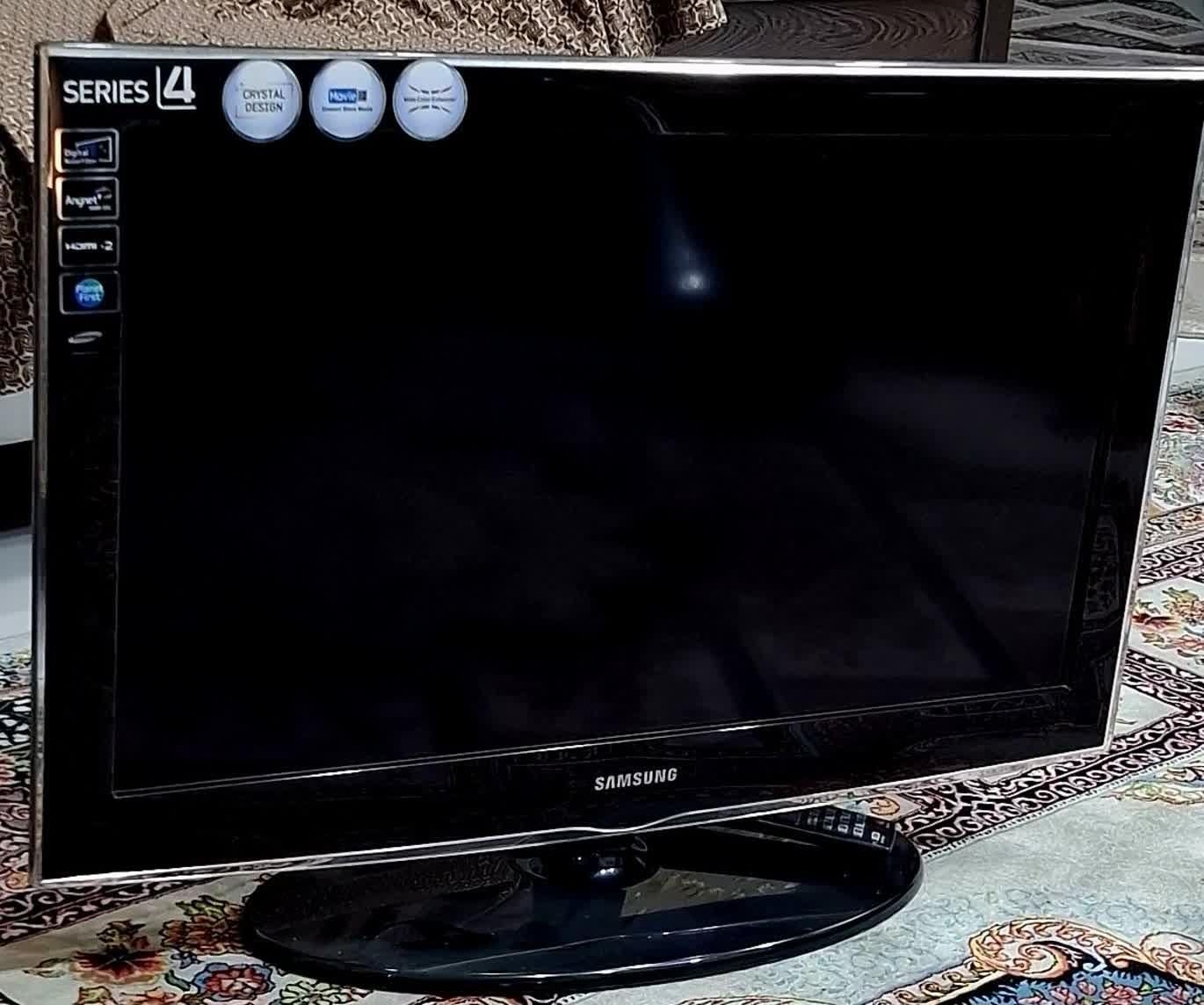 تلویزیون ال سی دی( LCD) 32 اینج|تلویزیون و پروژکتور|اهواز, پادادشهر|دیوار