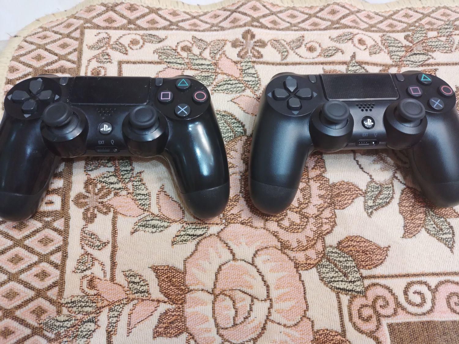 PS4 ۵۰۰ سفید درحد نو به همراه دو دسته ی درحد نو|کنسول، بازی ویدئویی و آنلاین|تهران, صاحب الزمان|دیوار