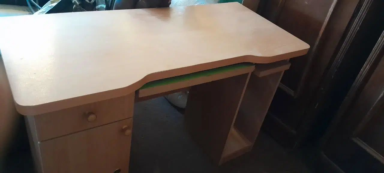 میزوصندلی|میز تحریر و کامپیوتر|مبارکه, |دیوار