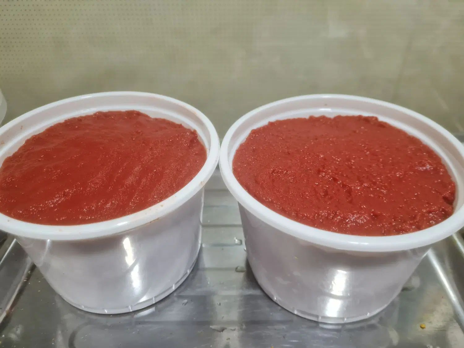 رب گوجه|خوردنی و آشامیدنی|رشت, دیانتی|دیوار