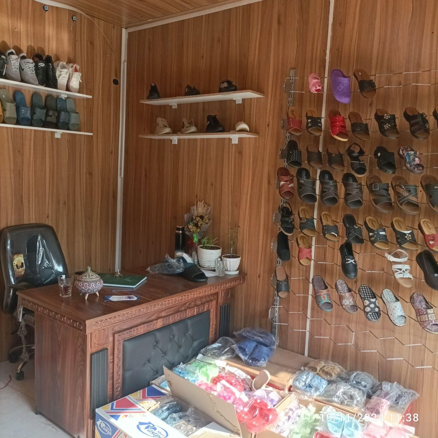 اجاره سوله وانبار  ۷۰ متری در بیست متری ولیعصر|اجارهٔ مغازه و غرفه|قم, بیست متری ولیعصر|دیوار