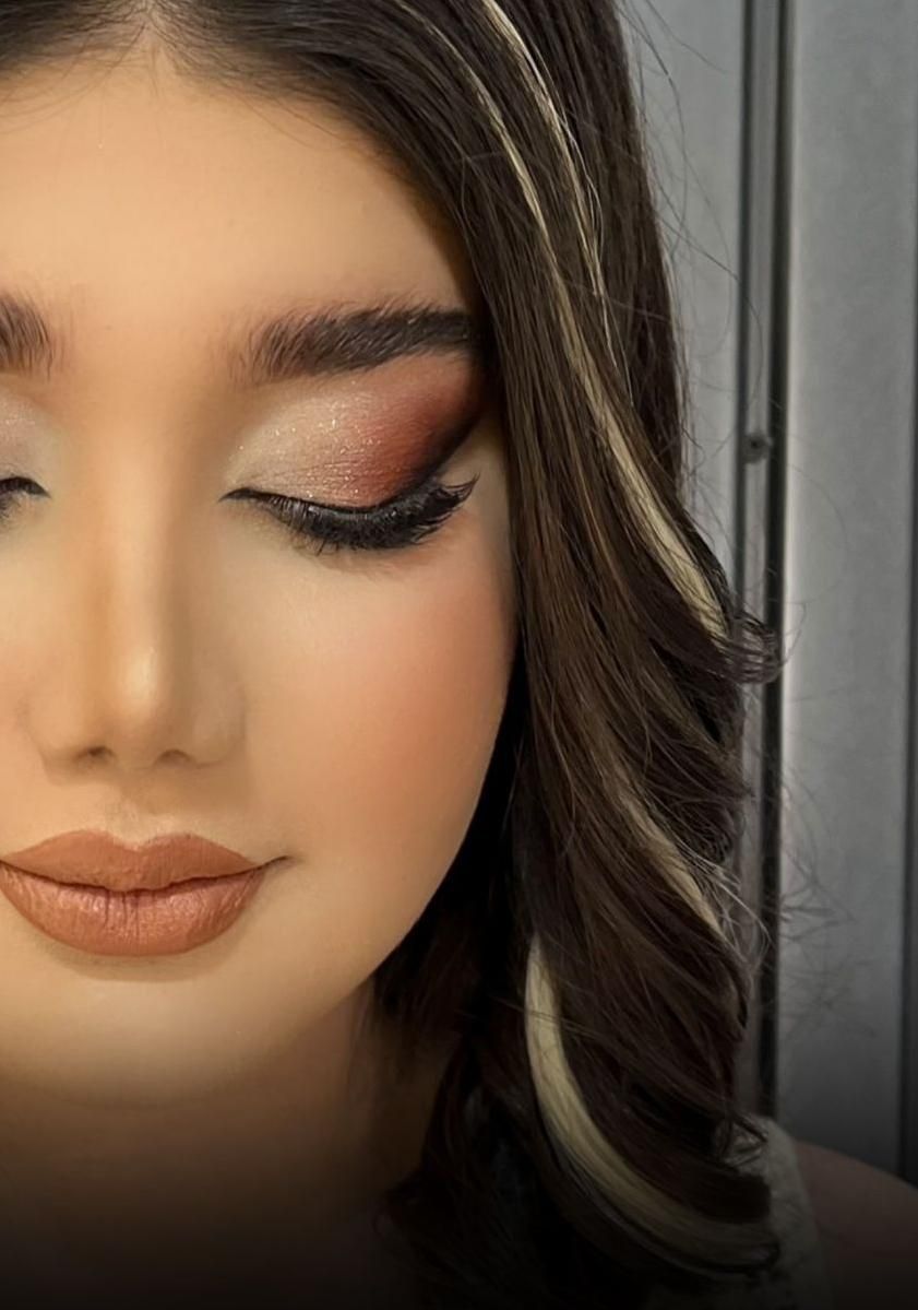 میکاپ و شینیون با بهترین مواد درجه یک و قیمت مناسب|خدمات آرایشگری و زیبایی|ملایر, |دیوار