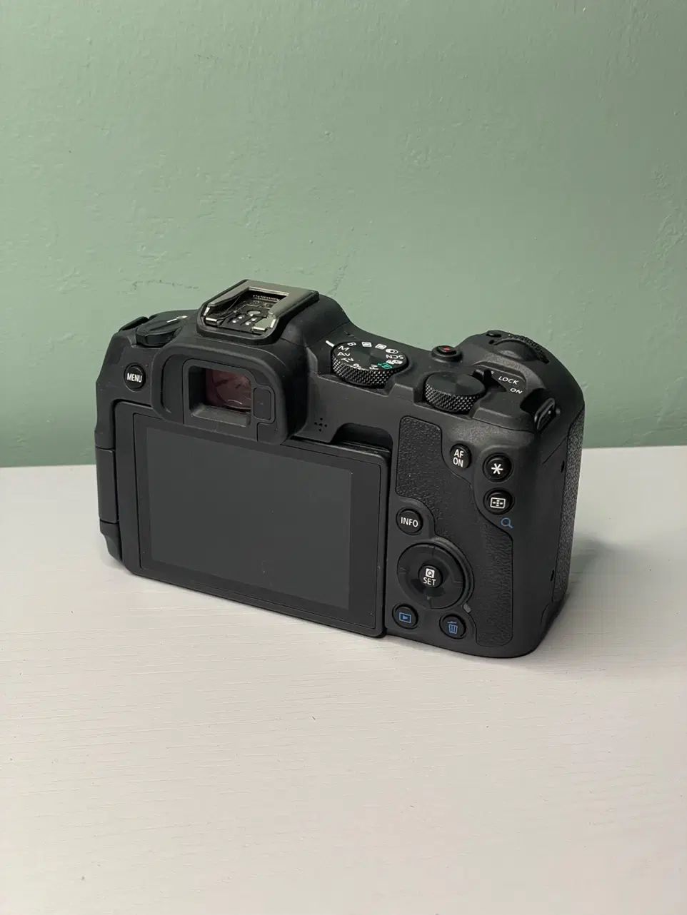canon r8 کنون آر ۸|دوربین عکاسی و فیلم‌برداری|تهران, فردوسی|دیوار