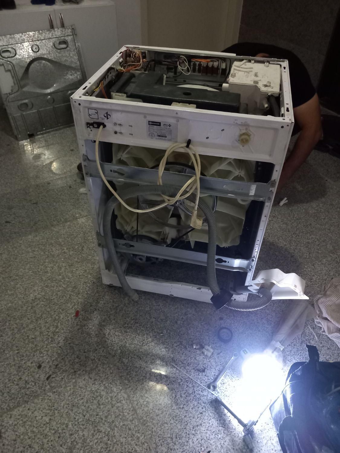 تعمیرات تخصصی لباسشویی و طرفشویی|خدمات پیشه و مهارت|ارومیه, |دیوار