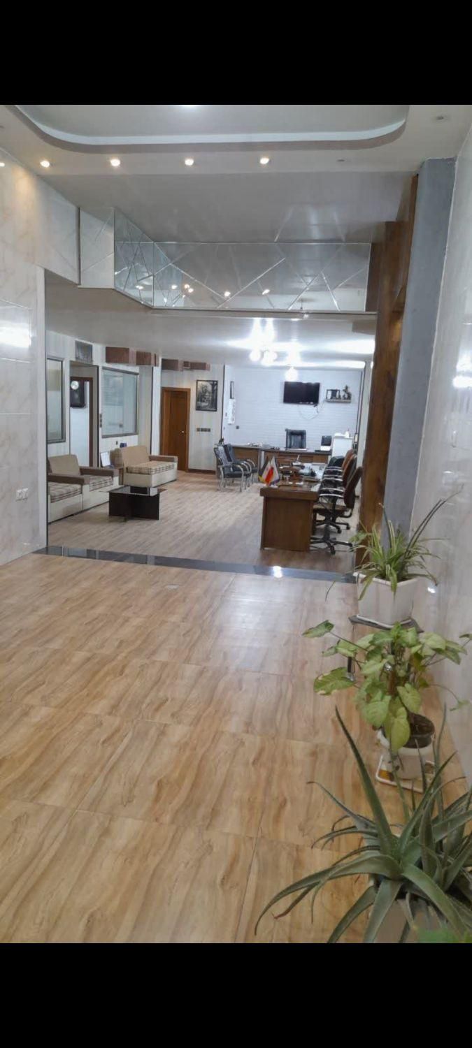 فروش مغازه ۲۰ متری بر خیابان اصلی|فروش مغازه و غرفه|اصفهان, بهارستان|دیوار