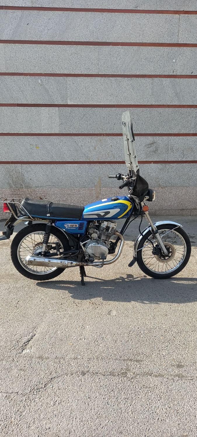 پیک با درآمد مکفی جهت پیک موتوری نیازمندیم.|استخدام حمل و نقل|تهران, فردوسی|دیوار